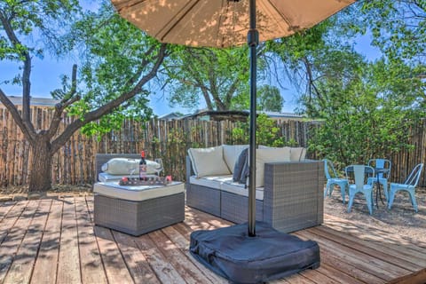 Chic Bungalow with Backyard Oasis about 2 Miles to Dtwn Maison in Santa Fe