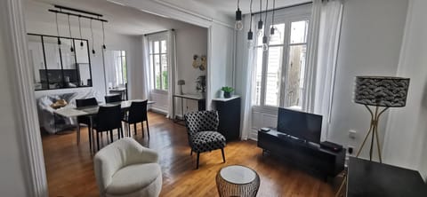 Living room, Dining area