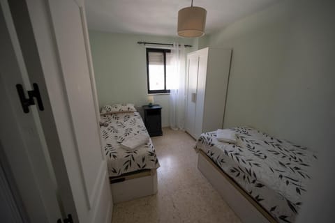 Bright and central 2 bedroom flat in Gibraltar Eigentumswohnung in Gibraltar