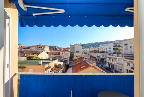 Balcony/Terrace, City view, Street view
