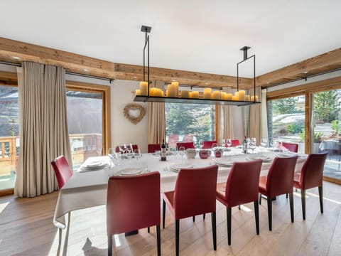 Chalet de luxe avec demi-pension et espace bien-être à 2 min des pistes - FR-1-566-44 Chalet in Le Monêtier-les-Bains