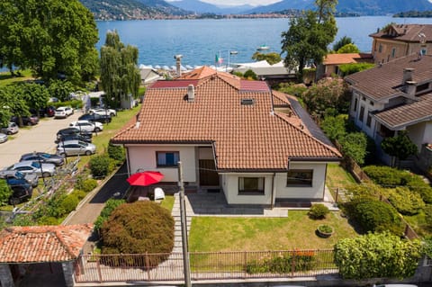 Facade/entrance, Bird's eye view
