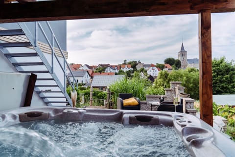 Day, Natural landscape, Hot Tub, View (from property/room), Balcony/Terrace