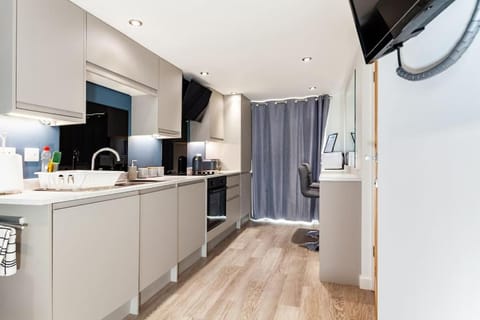 One bedroom apartment, Driveway, Bracknell Centre Apartamento in Bracknell