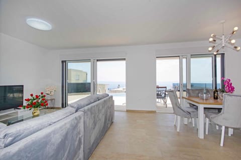 Living room, Dining area, Sea view