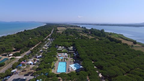 Bird's eye view, Landmark view, Pool view, Street view