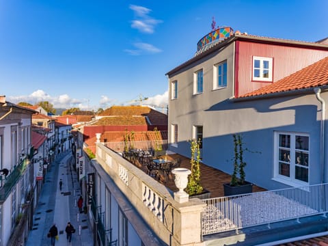 Balcony/Terrace, Street view