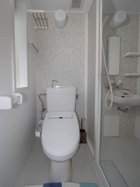 Kamakura International House Japanese-style room w Shower Toilette - Vacation STAY 11630 Bed and breakfast in Yokohama