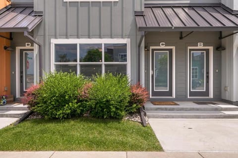 Amazing Urban Townhome near Breweries and River! House in Fort Collins