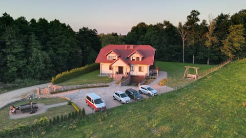 Property building, Natural landscape, Parking