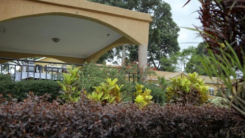 Kaz Breeze Gardens Bed and Breakfast in Kampala