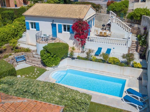 Property building, Bird's eye view, Pool view, Swimming pool