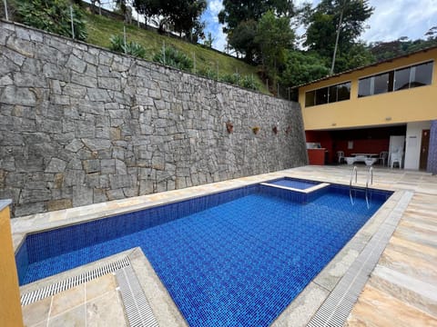 Casa com vista deslumbrante próximo a feirinha House in State of Rio de Janeiro