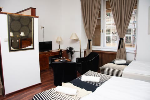 Evergreen Budapest Guest House Bed and Breakfast in Budapest
