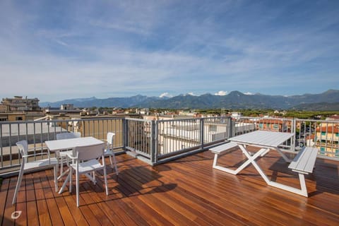 BBQ facilities, Solarium, View (from property/room), Balcony/Terrace, Dining area