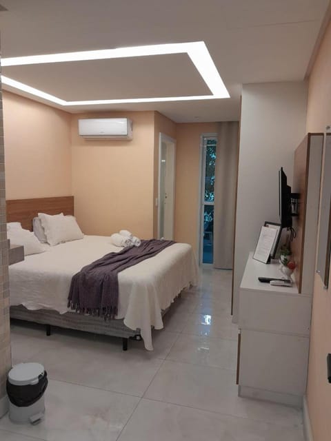 Bed, TV and multimedia, Bedroom, air conditioner