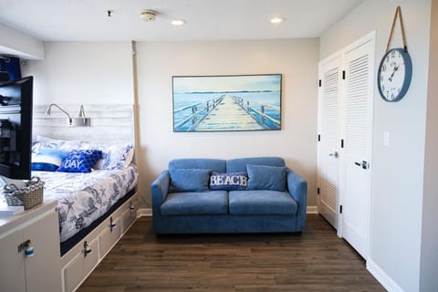 HGTV Inspired Oceanfront Studio - Myrtle Beach Resort Apartahotel in Ocean Lakes