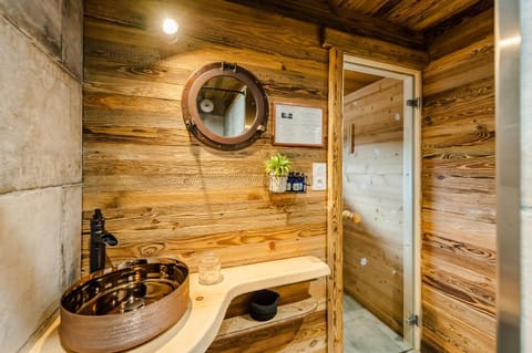 Sauna, Bathroom