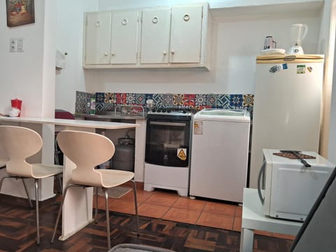 Kitchen or kitchenette, Dining area, minibar, oven, pet friendly, stove, toaster, washing machine