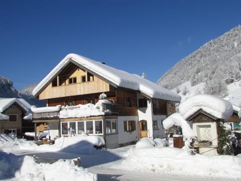 Property building, Winter
