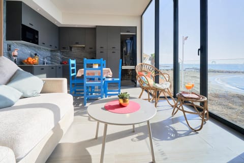 Balcony/Terrace, Living room, Dining area, Beach, Sea view