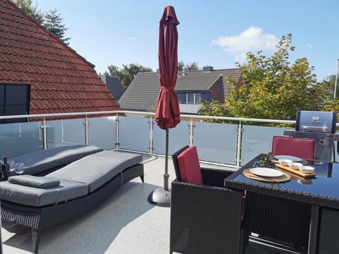 Day, BBQ facilities, View (from property/room), Balcony/Terrace, Seating area, Dining area