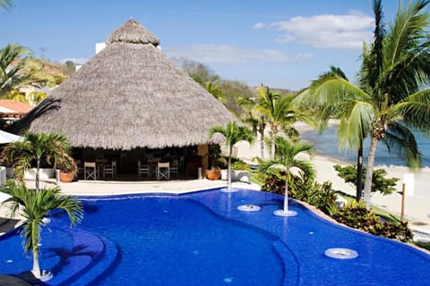 Casa del Caracol Feliz - Oceanfront luxury villa in Punta Esmeralda Eigentumswohnung in La Cruz de Huanacaxtle