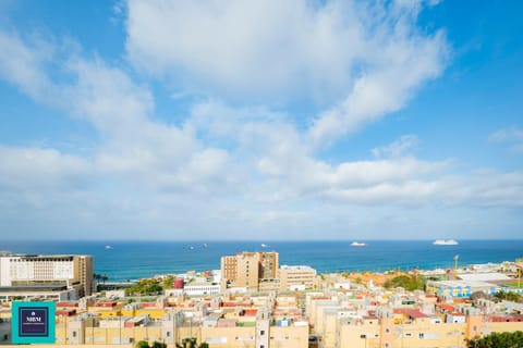 Blanca, Sea Views Las Palmas Digital Nomads Condo in Las Palmas de Gran Canaria