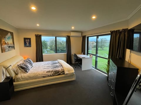 Paraite Farmstay House in New Plymouth