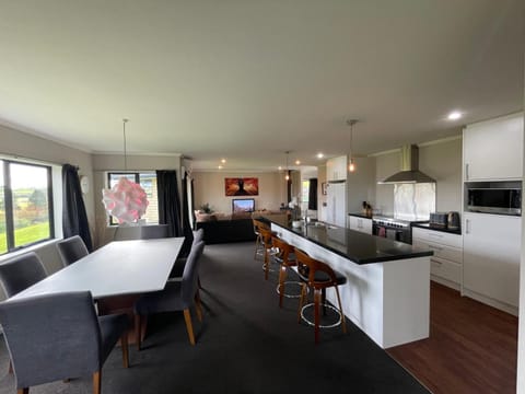 Paraite Farmstay House in New Plymouth