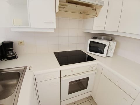 Kitchen or kitchenette, kitchen, kitchen