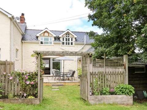 Spring Cottage House in Wales