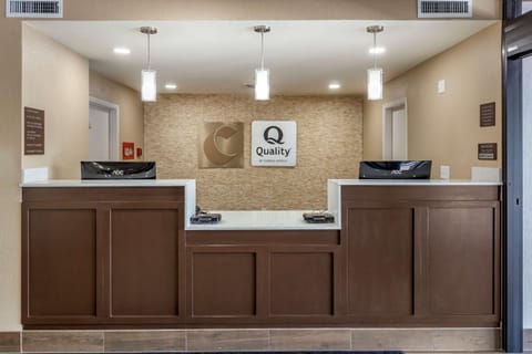 Quality Inn & Suites Spring Lake - Fayetteville Near Fort Liberty Hôtel in Fayetteville
