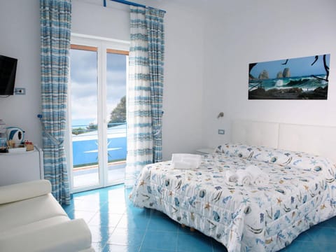 Bed, Photo of the whole room, Bedroom, Sea view