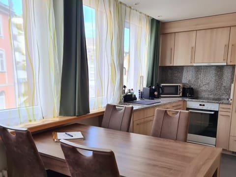 Kitchen or kitchenette, Dining area, oven, stove, toaster