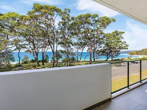 204 on the Beach by Experience Jervis Bay House in Huskisson