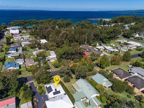 All Decked Out by Experience Jervis Bay House in Huskisson