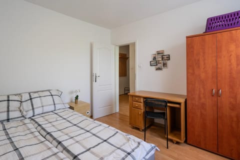 Bed, Photo of the whole room, Bedroom, wardrobe