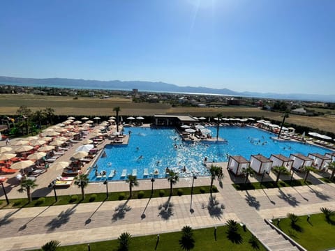 Lake view, Pool view, Swimming pool