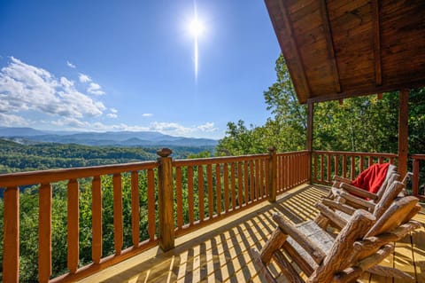 Peaks of Blue with Hot Tub and Theater Room House in Pigeon Forge