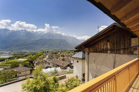 View (from property/room), Balcony/Terrace, City view, Mountain view