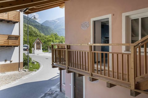 Facade/entrance, Balcony/Terrace, Street view