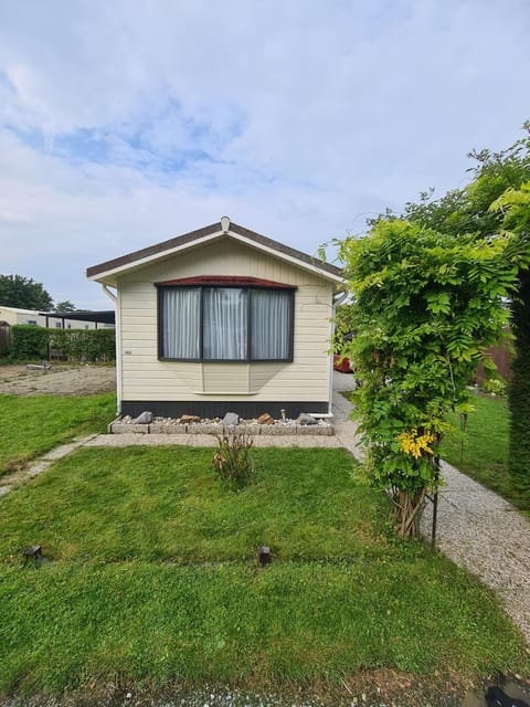 Property building, Facade/entrance, Off site