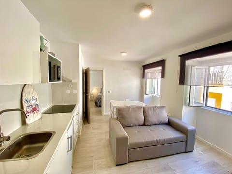 TV and multimedia, Kitchen or kitchenette, Living room, Seating area