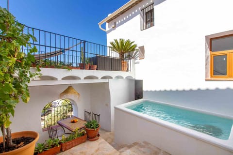 Balcony/Terrace, Swimming pool