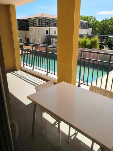 Balcony/Terrace, Dining area, Pool view, Swimming pool