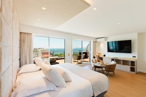 TV and multimedia, Photo of the whole room, Bedroom, Sea view