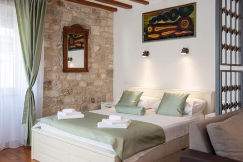 Stephane City Vibe Suites Condominio in Trogir