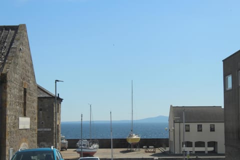 Beachfront Panoramic Seaview Free Wifi & Parking House in Lossiemouth