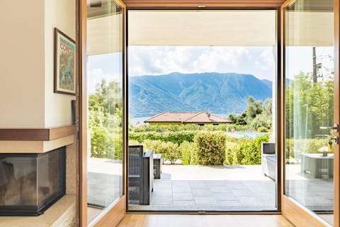 Balcony/Terrace, Mountain view, Swimming pool